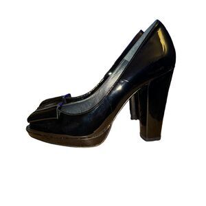 Stuart Weitzman Peep Toe Heels Women's Size 7 M Black Patent Leather Bow Detail